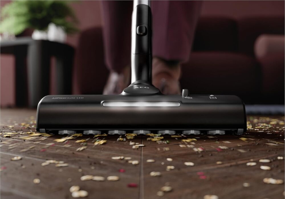 جاروبرقی AEG سری 8000 مدل AB81A2DG